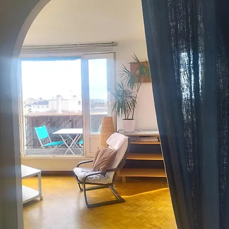 Lumineux - Dernier Etage Avec Balcon - Proche Centre-ville דירה נאנט