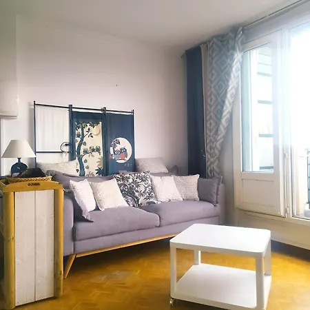 Lumineux - Dernier Etage Avec Balcon - Proche Centre-ville Нант