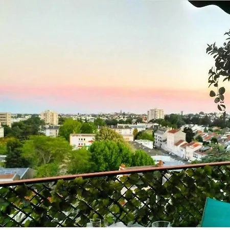 Lumineux - Dernier Etage Avec Balcon - Proche Centre-ville Nantes