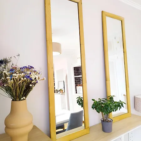 Lumineux - Dernier Etage Avec Balcon - Proche Centre-ville شقة نانت