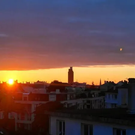 Lumineux - Dernier Etage Avec Balcon - Proche Centre-ville *
