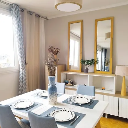 Lumineux - Dernier Etage Avec Balcon - Proche Centre-ville